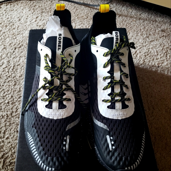 SOREL RUNNING SHOE - Picture 1 of 6
